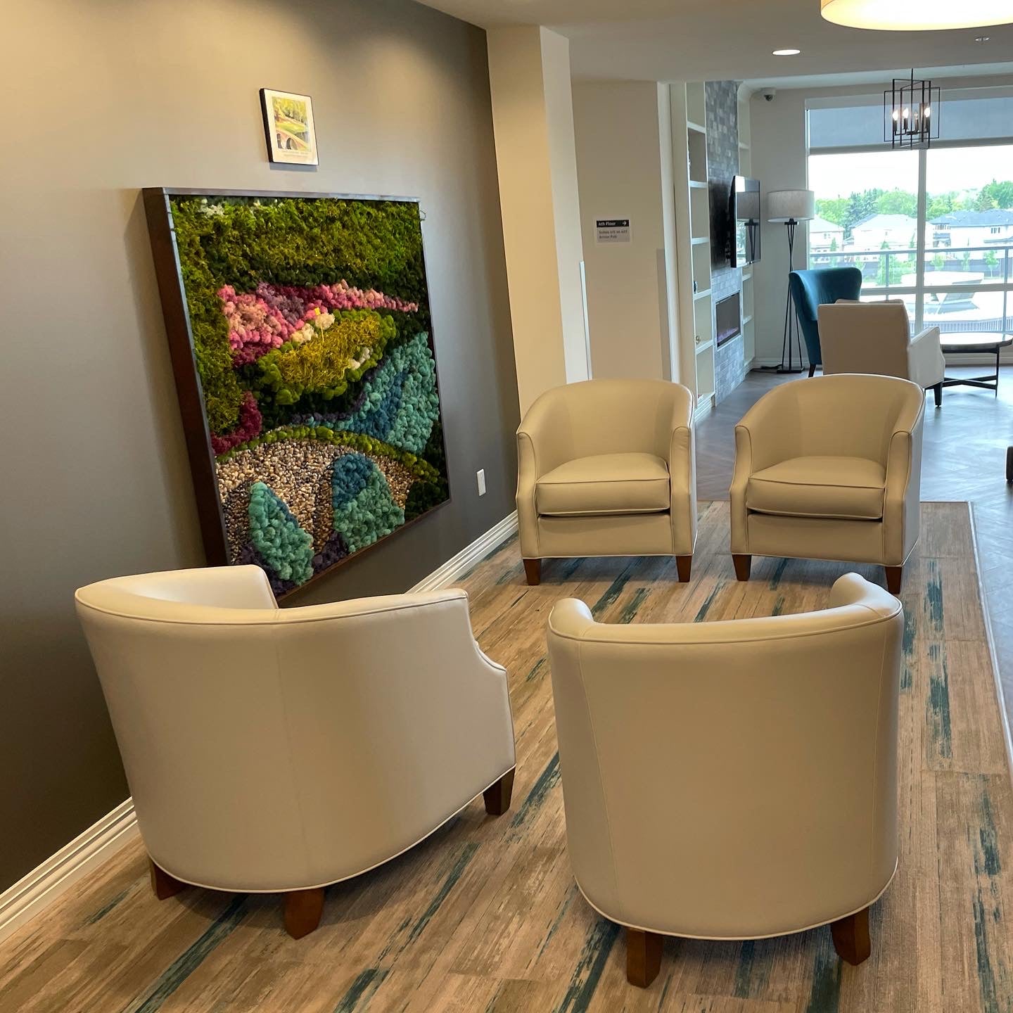 Make your office space different with vibrant, green and lively moss art that will add a funky and unique feel that is cost effective. Perfect for signature pieces, boardrooms, shelves, desks, and showcasing your products.